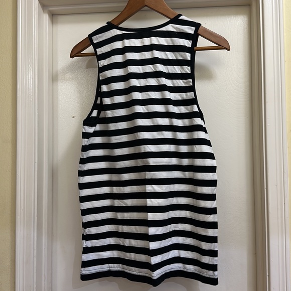 Black and white tank top - Picture 3 of 3